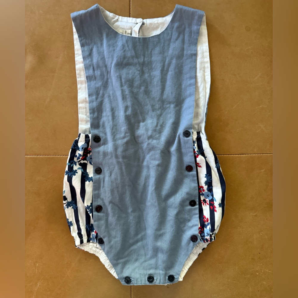 💙$5 FLASH SALE💙 Yellowpelota Bubble Romper 18M